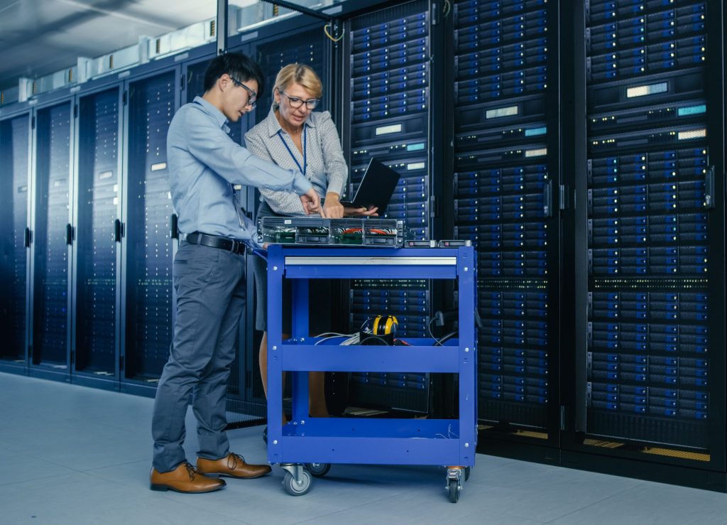 In the Modern Data Center: Engineer and IT Specialist Work with